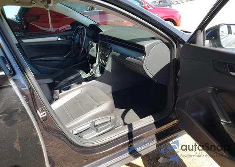 2020 Volkswagen Passat 2.0T Se z USA, uszkodzony, nr VIN 1VWSA7A33LC006155